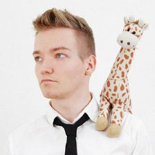Pieter Levels mit Giraffe. (Foto: Pieter Levels)