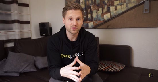Screenshot: Konstantin „Konzi“ Hert in einem Video auf seinem Kanal „freekickerz“.