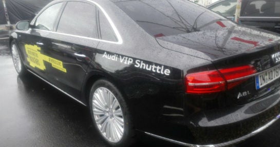 Unser Shuttle-Service wird Euch in den edelsten Audis in einem Umkreis von sieben Kilometern nach Hause bringen. #Massagesessel